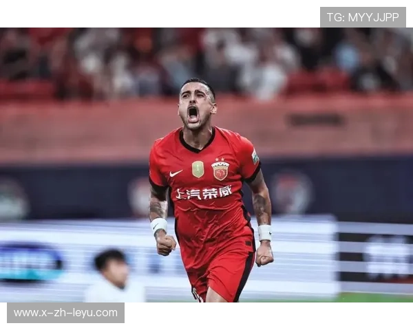 上海海港莱昂纳多边路快速带球：足球新风潮，攻防全能新典范